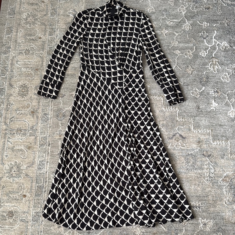 ZARA Elegant Black and White Geometric Dress - Picture 4 of 7
